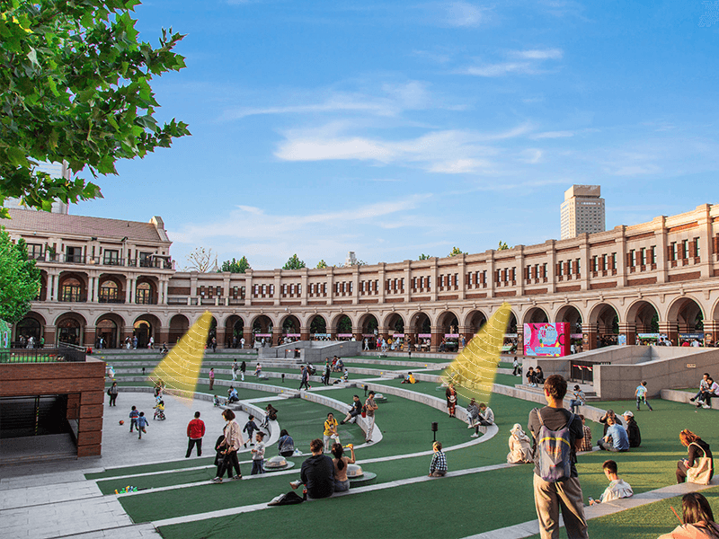 旅游景區、公共廣場、公園、公共交通站點等場景使用定向音箱